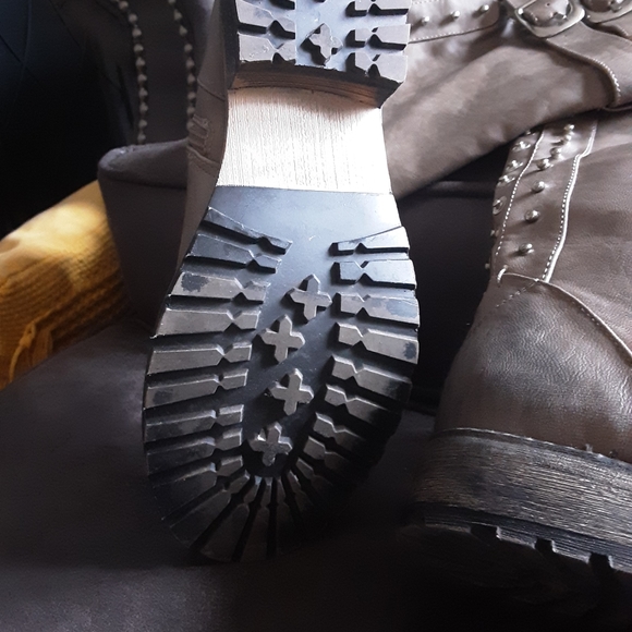 NWOB GRAY/TAUPE TALL RIDING BOOT 8 - Picture 10 of 10